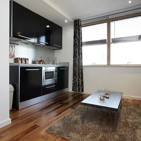Westpoint By Lj And Keat Apartment