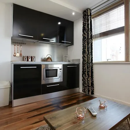 Westpoint By Lj And Keat Apartment